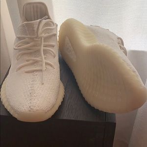 Yeezy 350 V2 Triple White sz 9.5 SUPER CLEAN